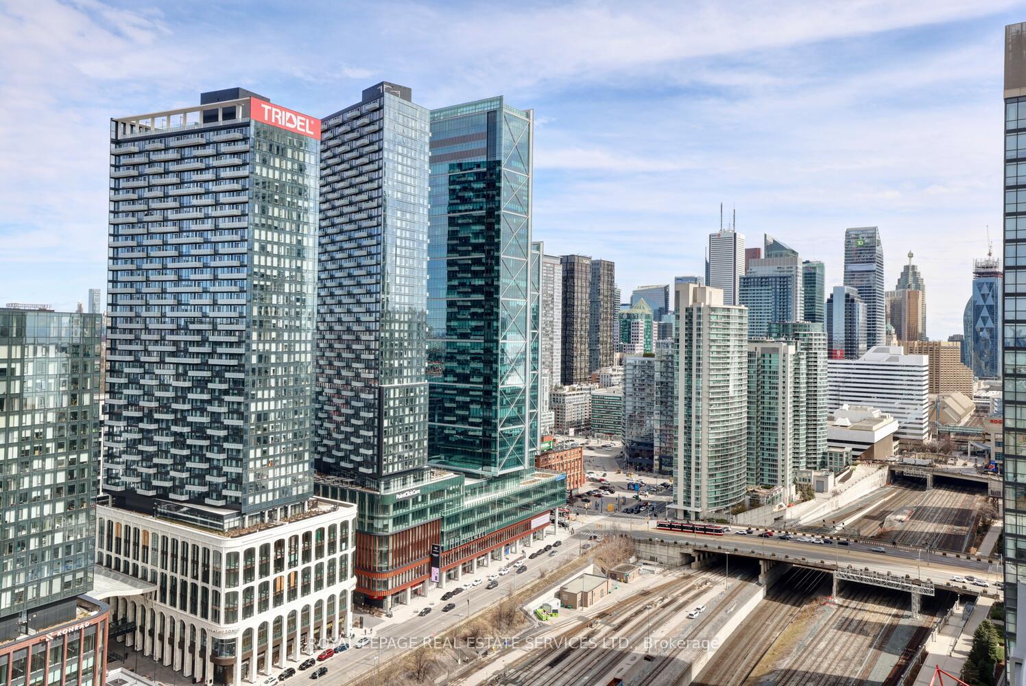 1 Bedroom Condo at 15 Iceboat,  Toronto For sale