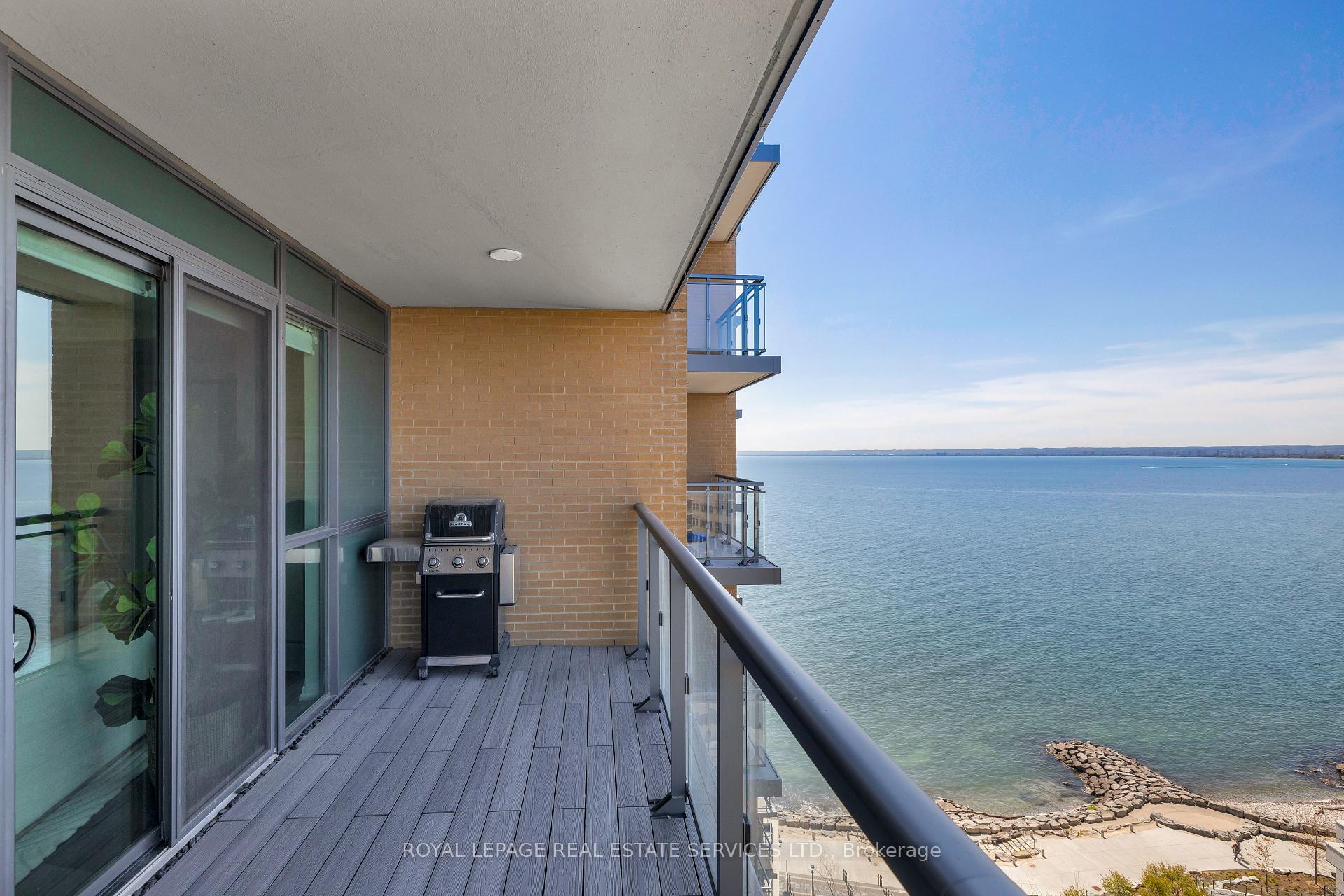 3 Bedrooms Condo at 2060 Lakeshore, Burlington For sale