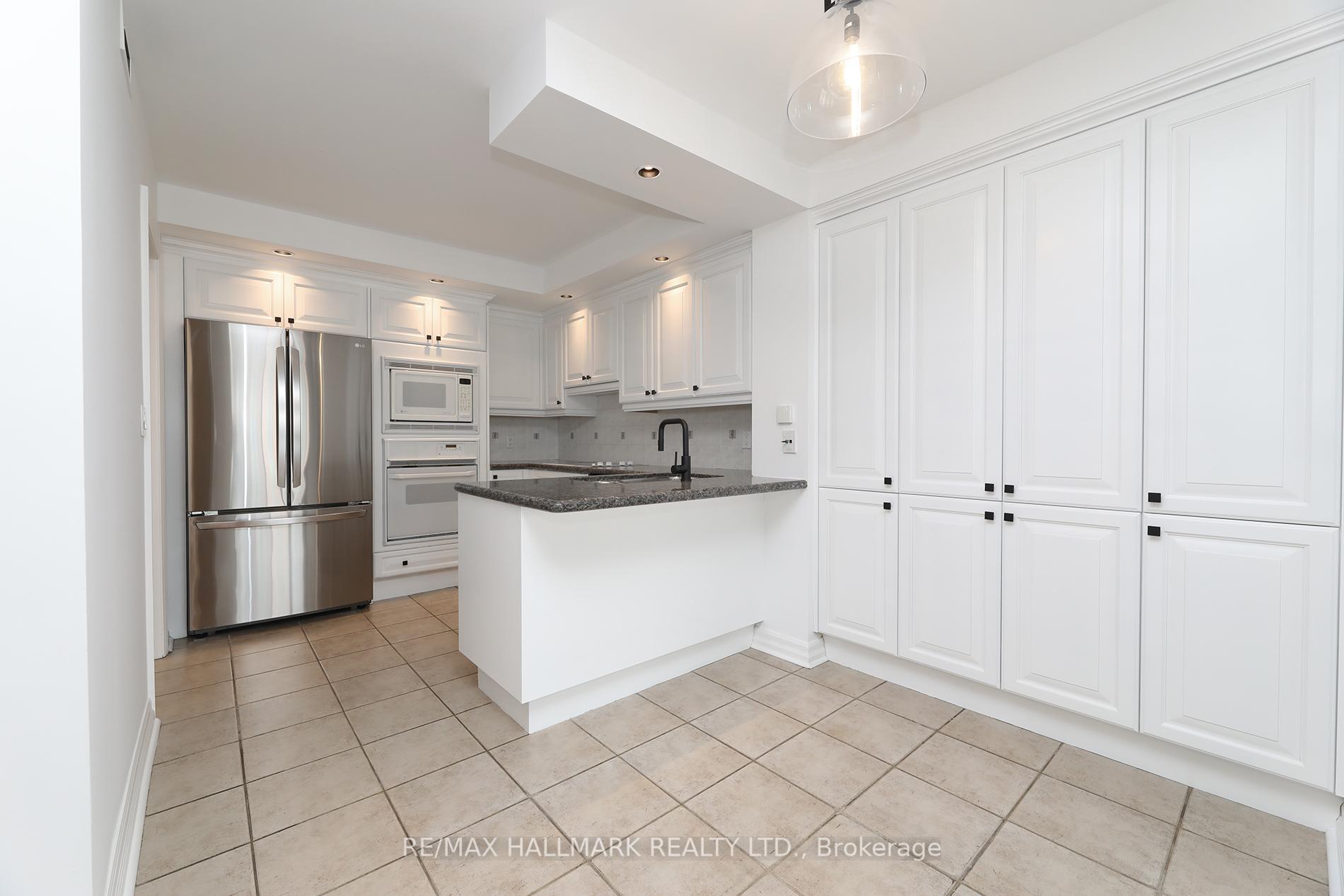 2 Bedrooms Condo at 2727 Yonge, Toronto For sale