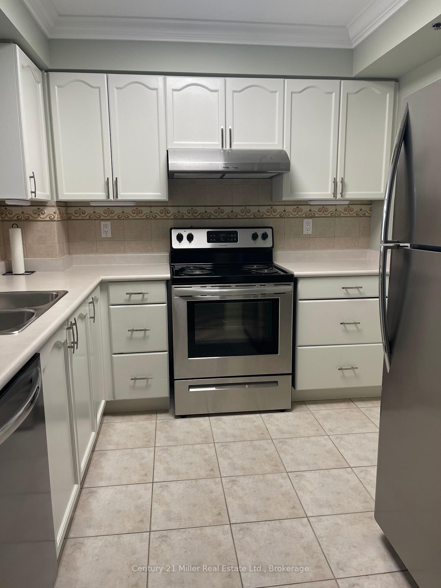 2 Bedrooms Condo at 100 Burloak,  Burlington For sale