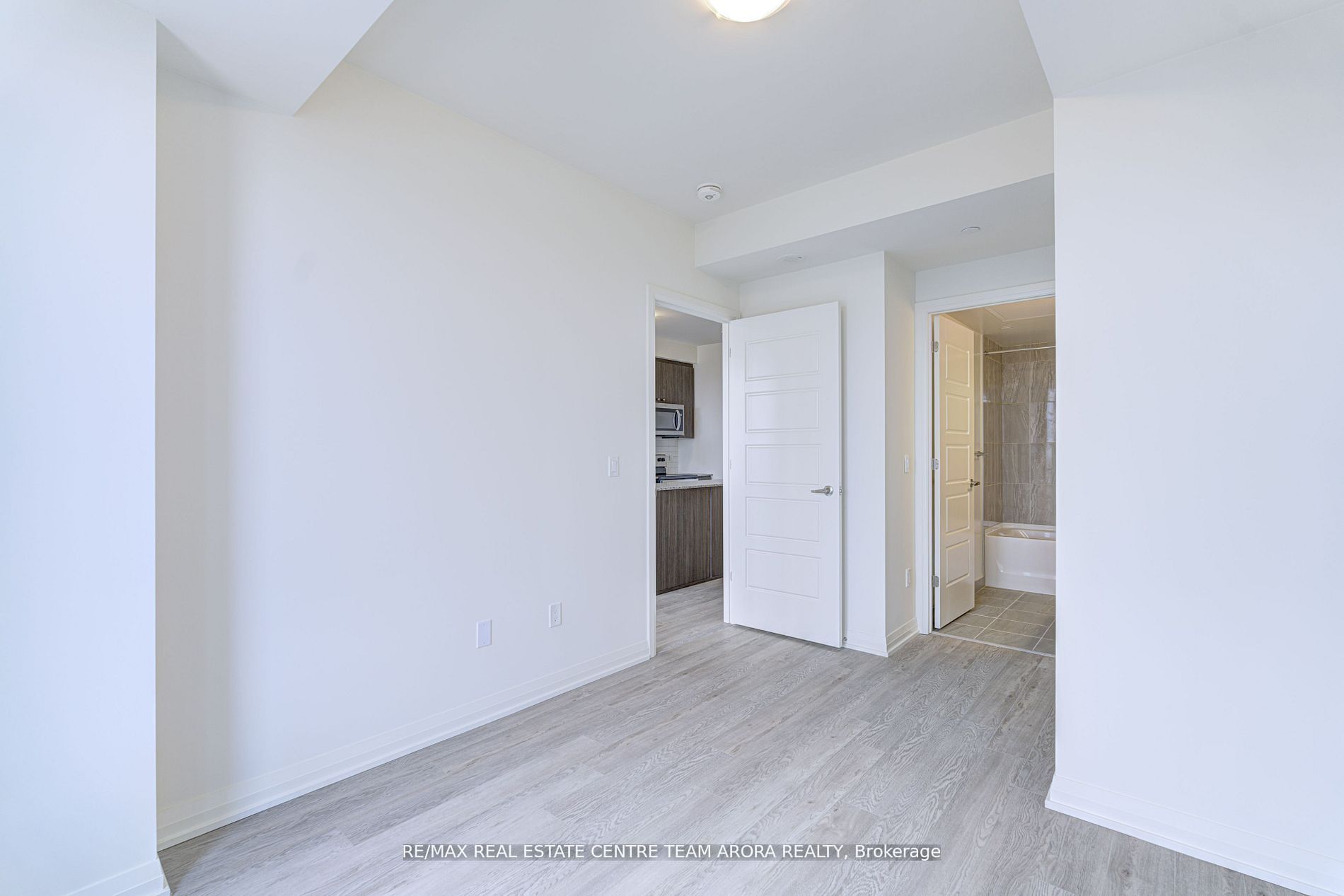 1415 Dundas Street E, #415