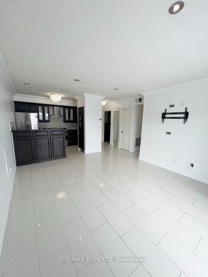345 Briarmeadow Drive 404