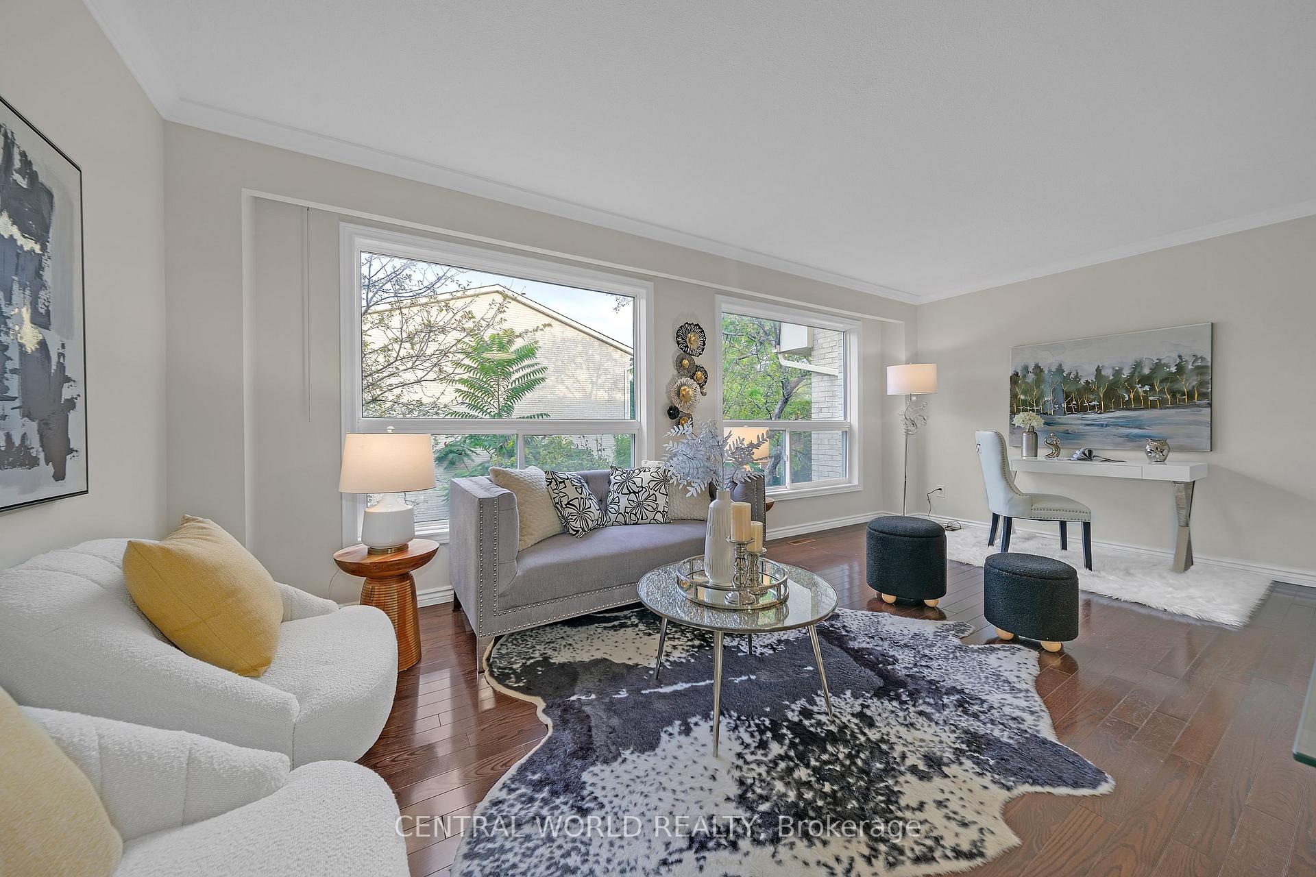 5 Bedrooms Condo at 21 Vega Starway,  Toronto For sale