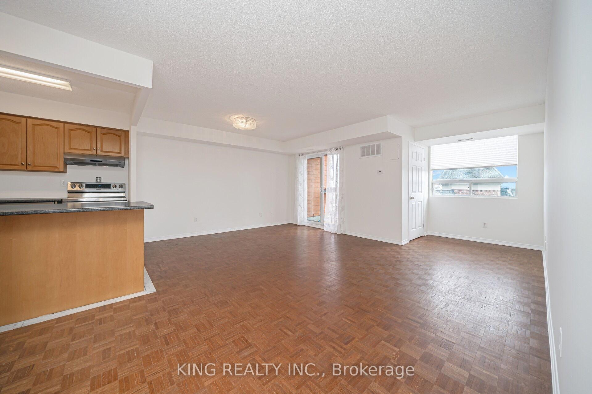 3 Bedrooms Condo at 32 Tannery,  Mississauga For sale