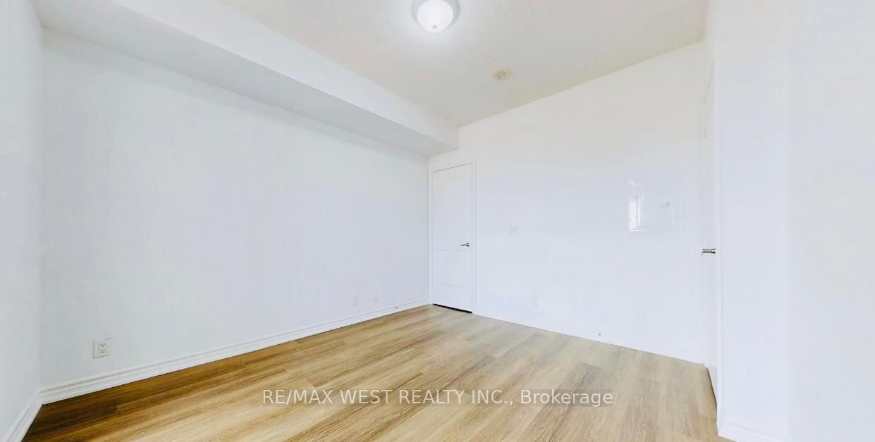 2 Bedrooms Condo at 9235 Jane, Vaughan For sale