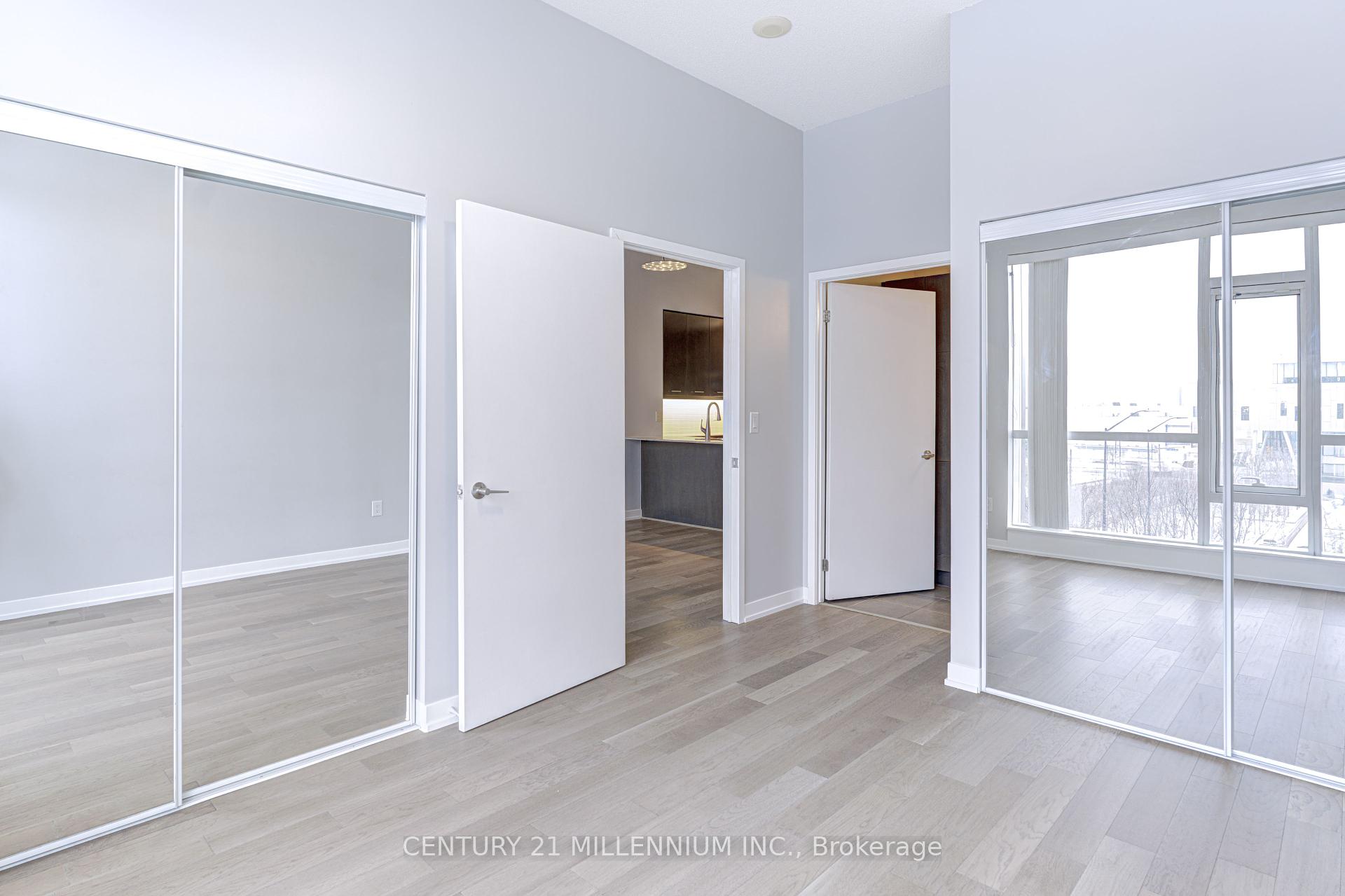 2 Bedrooms Condo at 365 Prince Of Wales, Mississauga For sale