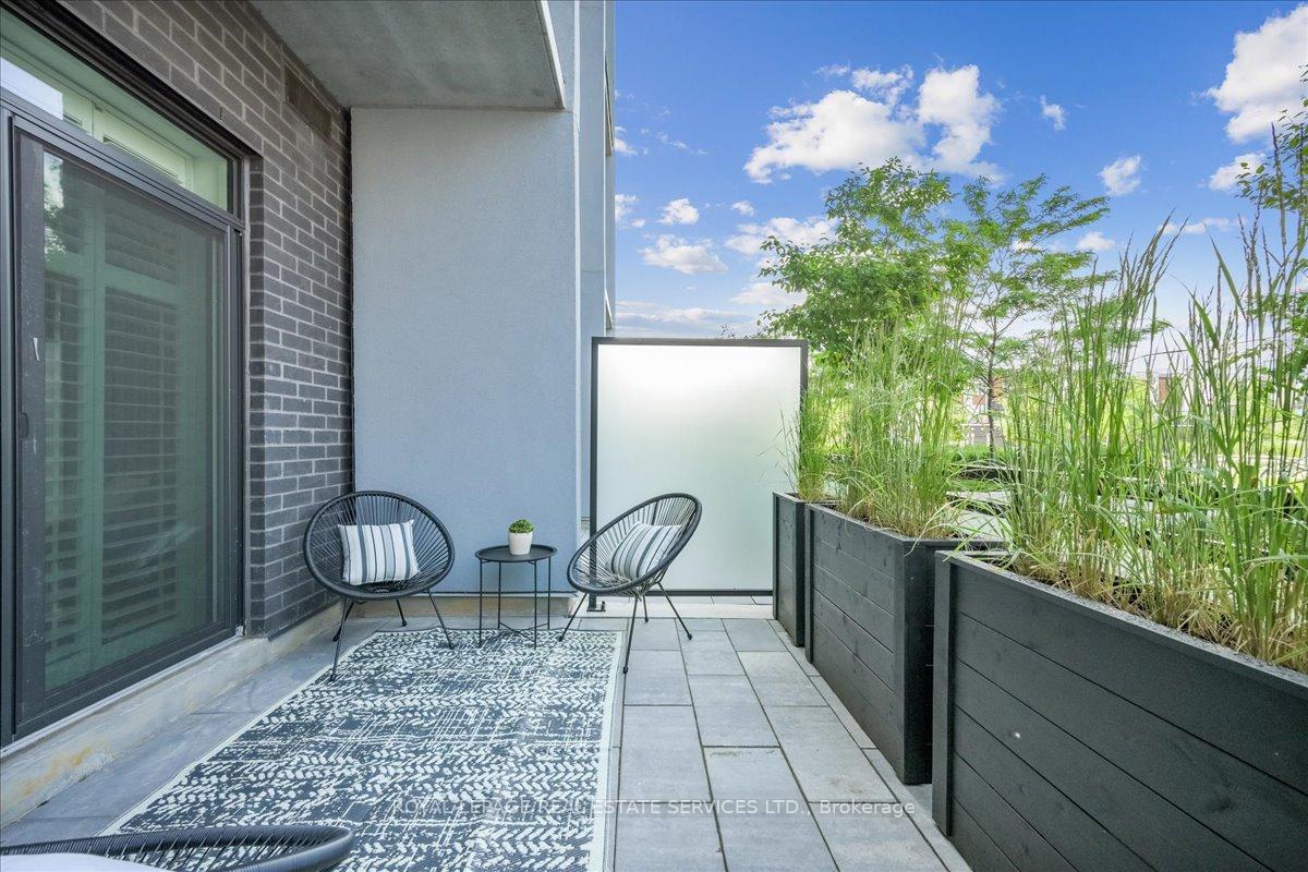 2 Bedrooms Condo at 95 DUNDAS, Oakville For sale