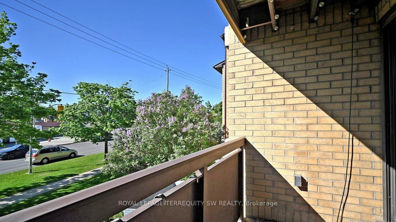 2 Bedrooms Condo at 3835 Lake Shore, Toronto For sale