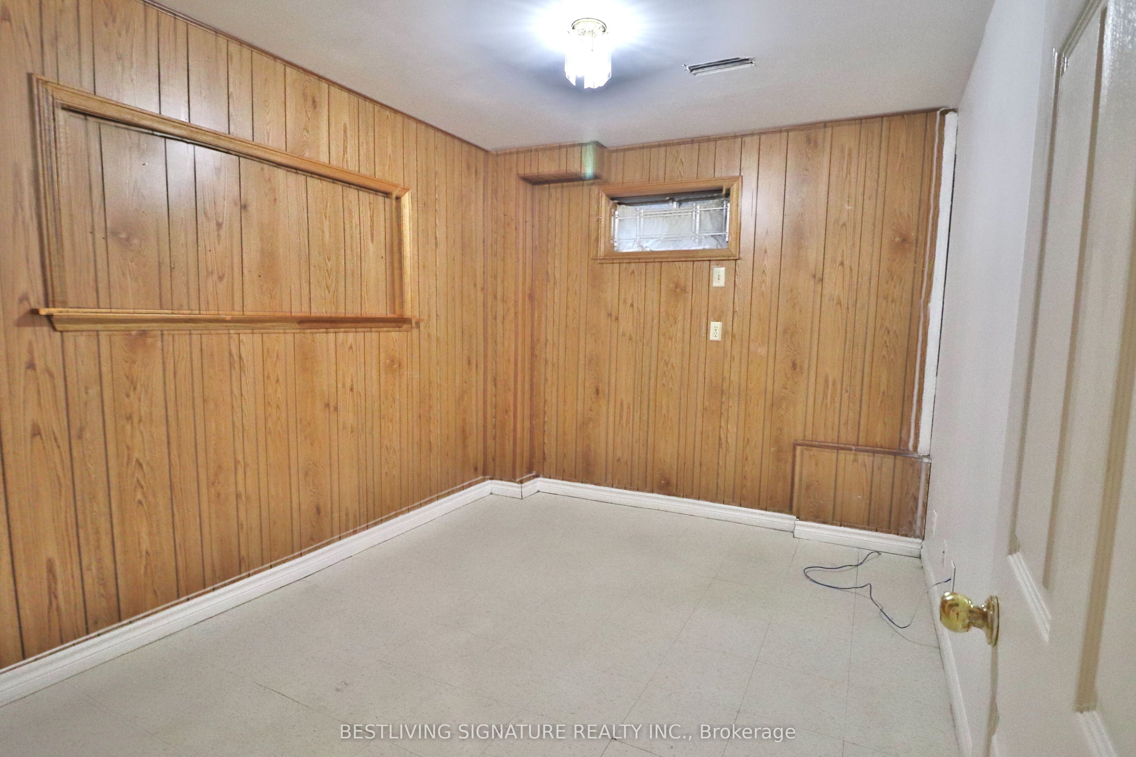 17 Eagle Point Road