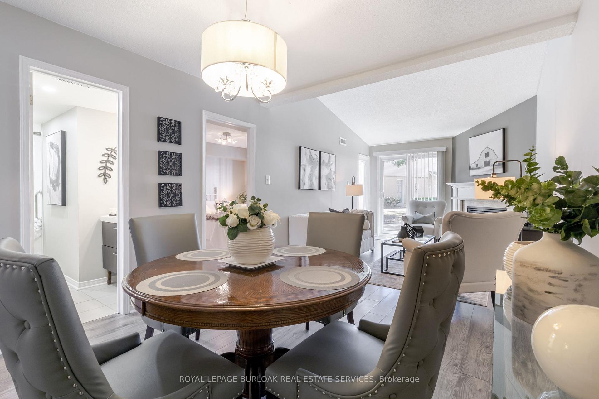 2 Bedrooms Condo at 2110 Cleaver, Burlington For sale
