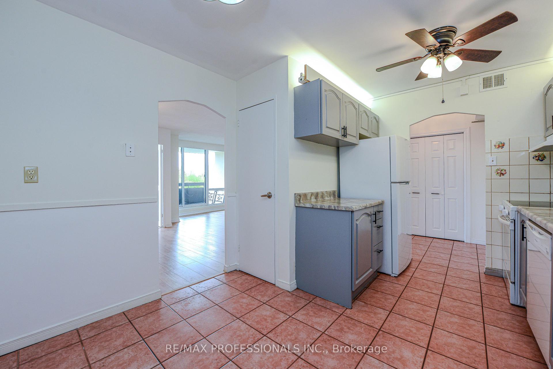 3 Bedrooms Condo at 362 The East Mall, Toronto For sale