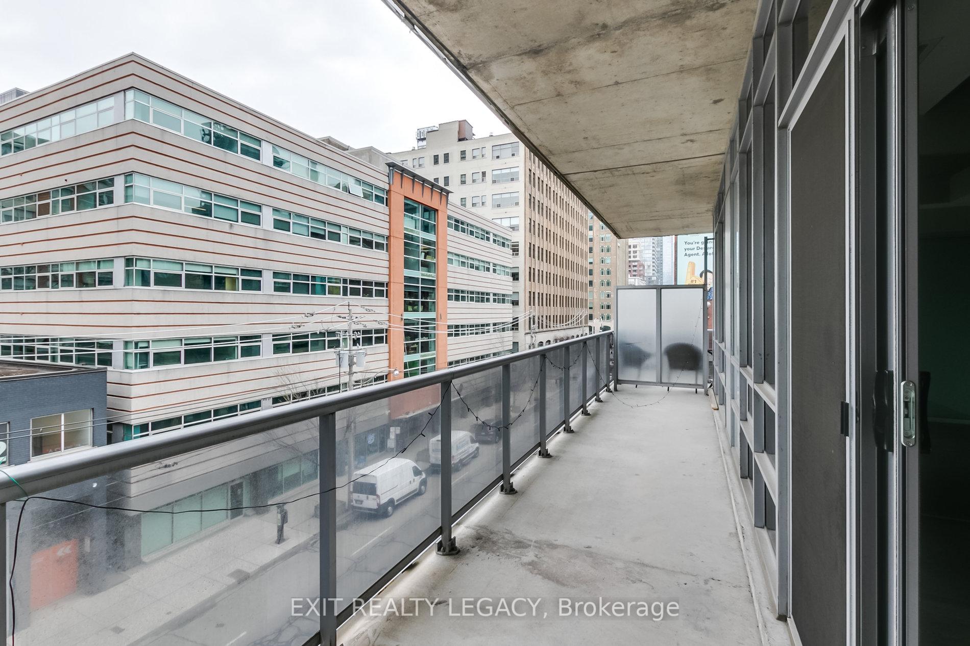 1 Bedroom Condo at 399 Adelaide,  Toronto For sale