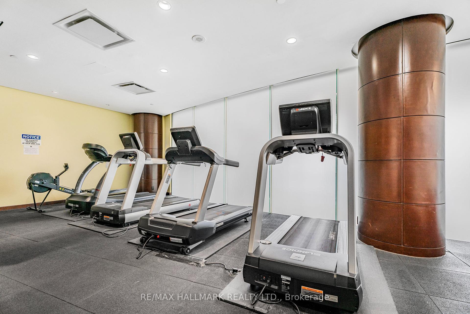 3 Bedrooms Condo at 5 Northtown, Toronto For sale