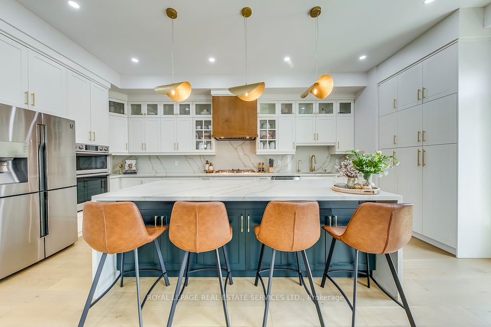 3450 Post Road, Oakville, ON L6H 0Y9