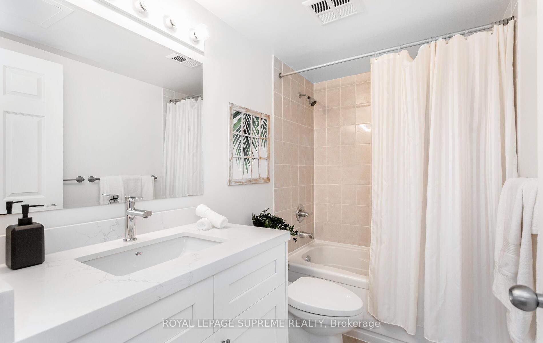 2 Bedrooms Condo at 35 Finch, Toronto For sale