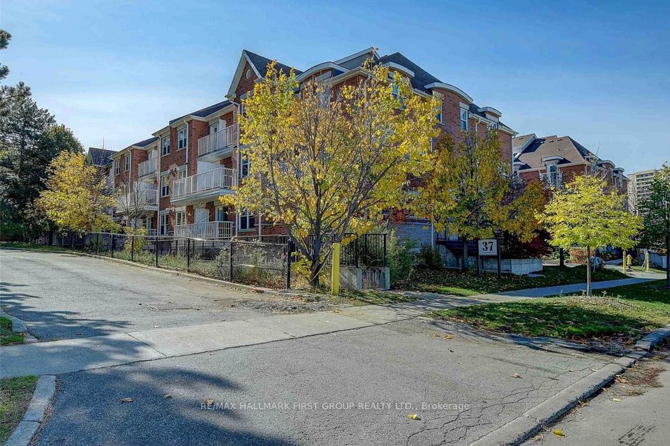 #26 - 37 Four Winds Drive, Toronto, ON M3J 1K7