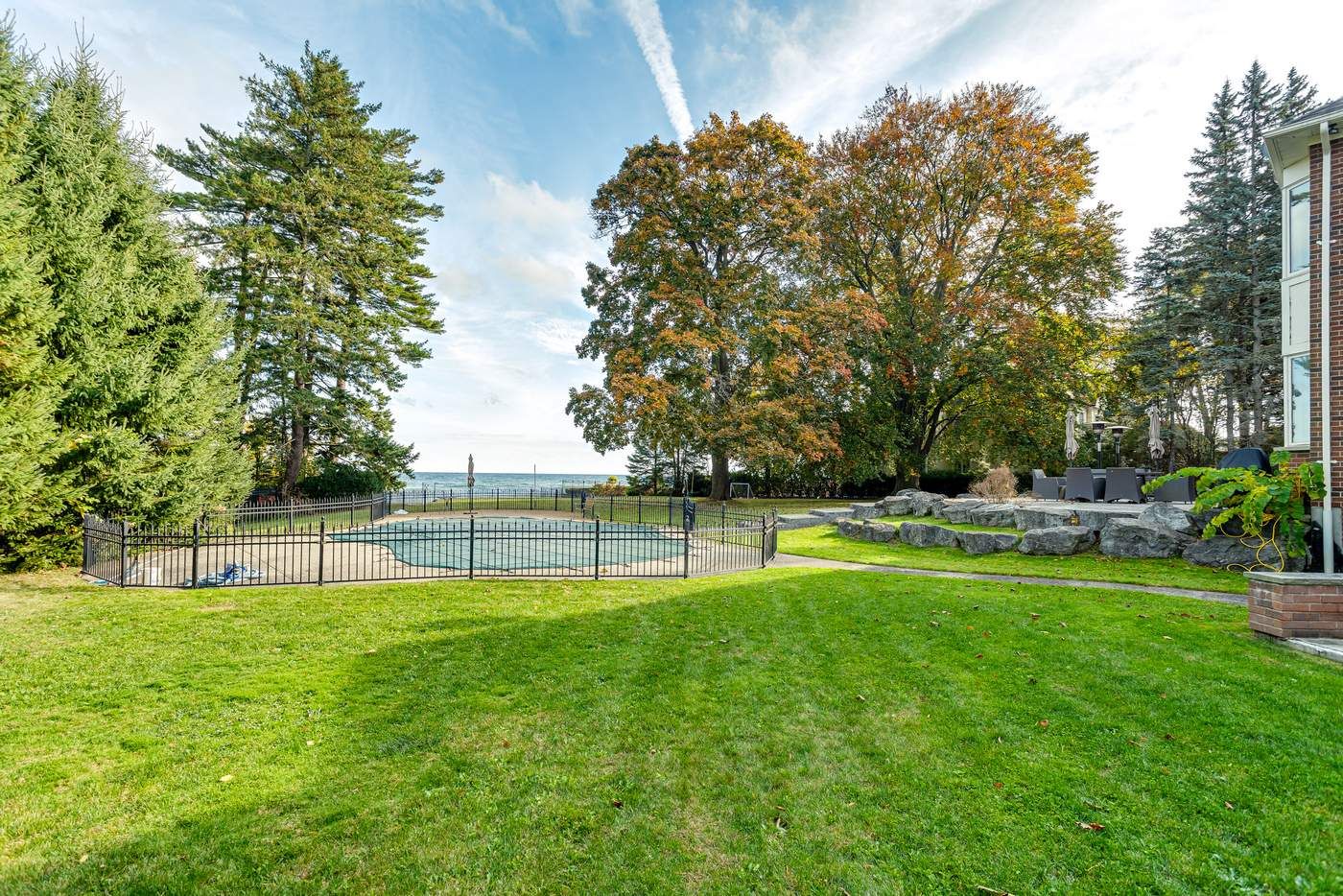 21 Ennisclare Drive