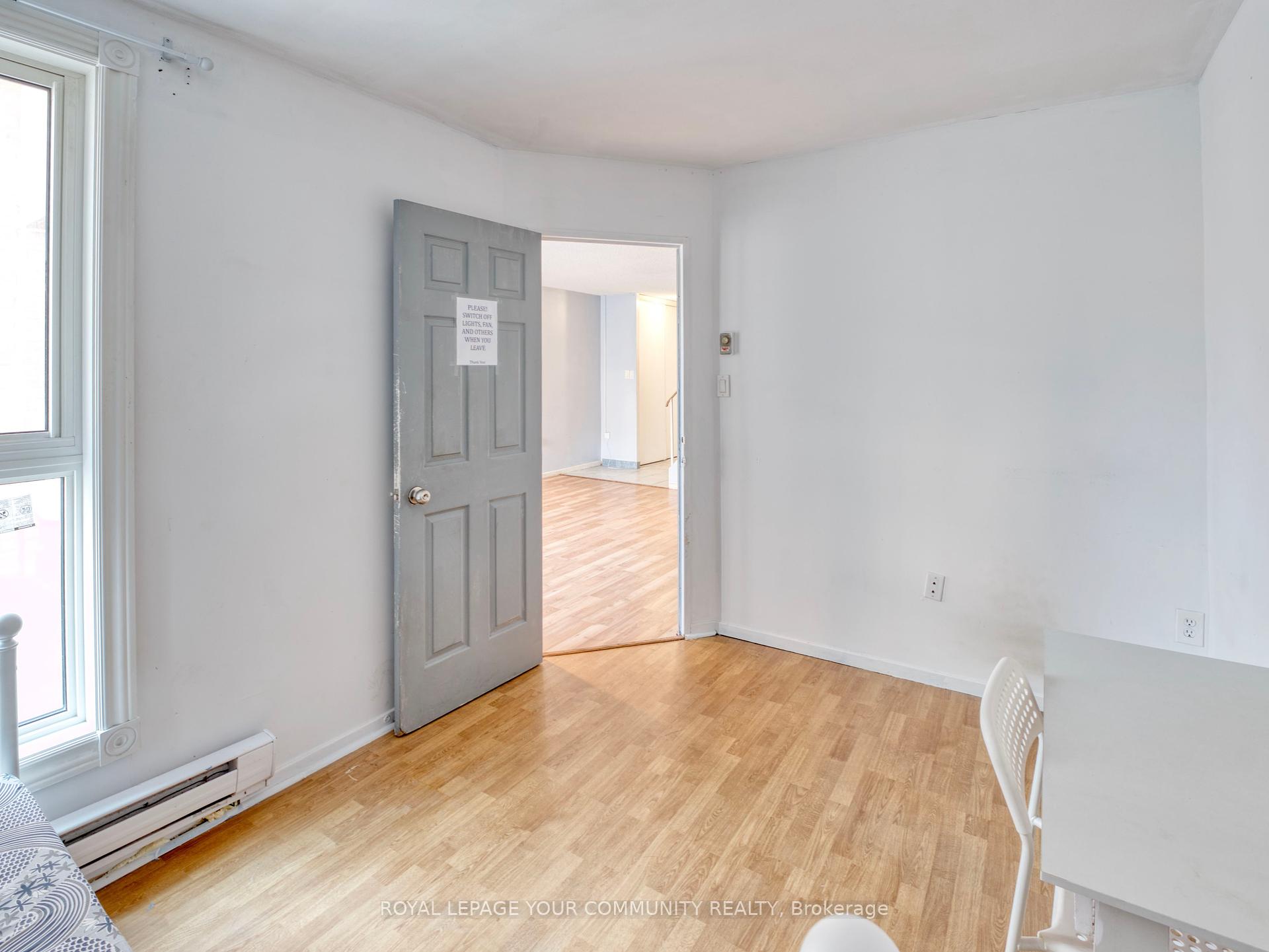 3 Bedrooms Condo at 100 Mornelle, Toronto For sale