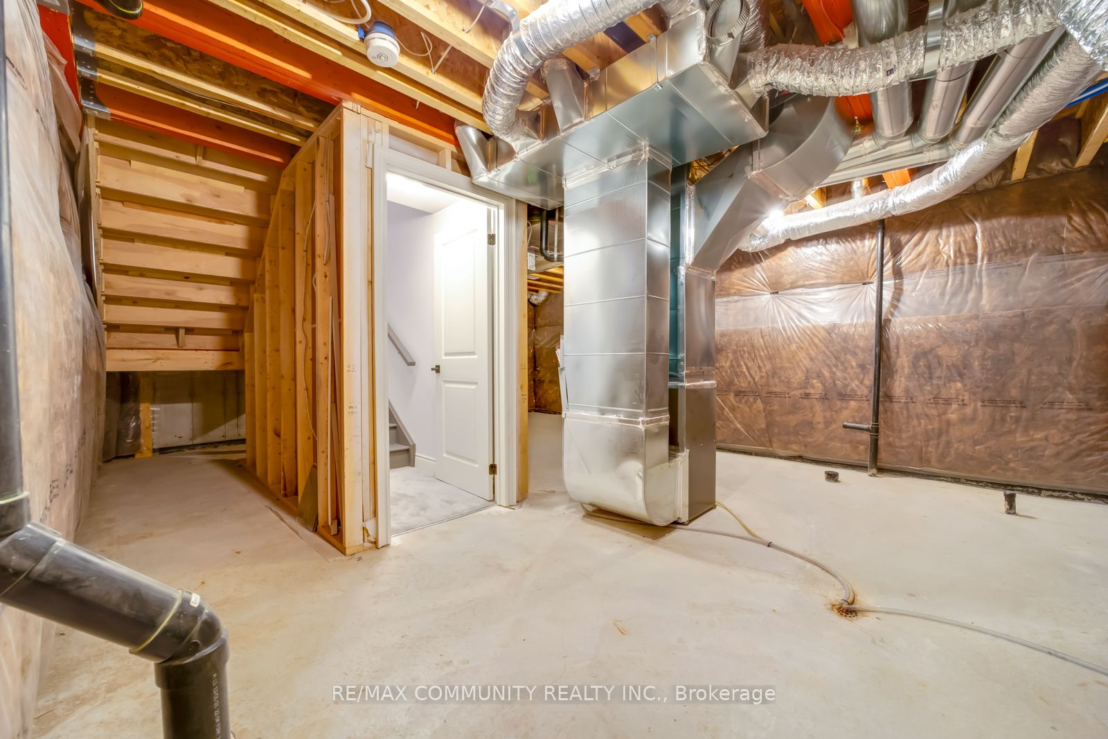 16 Alan Williams Trail
