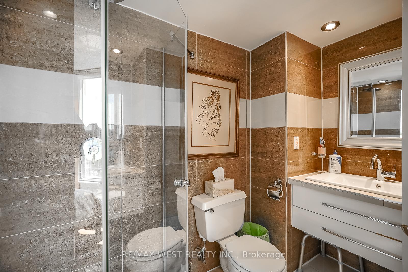3 Bedrooms Condo at 2285 Lake Shore, Toronto For sale