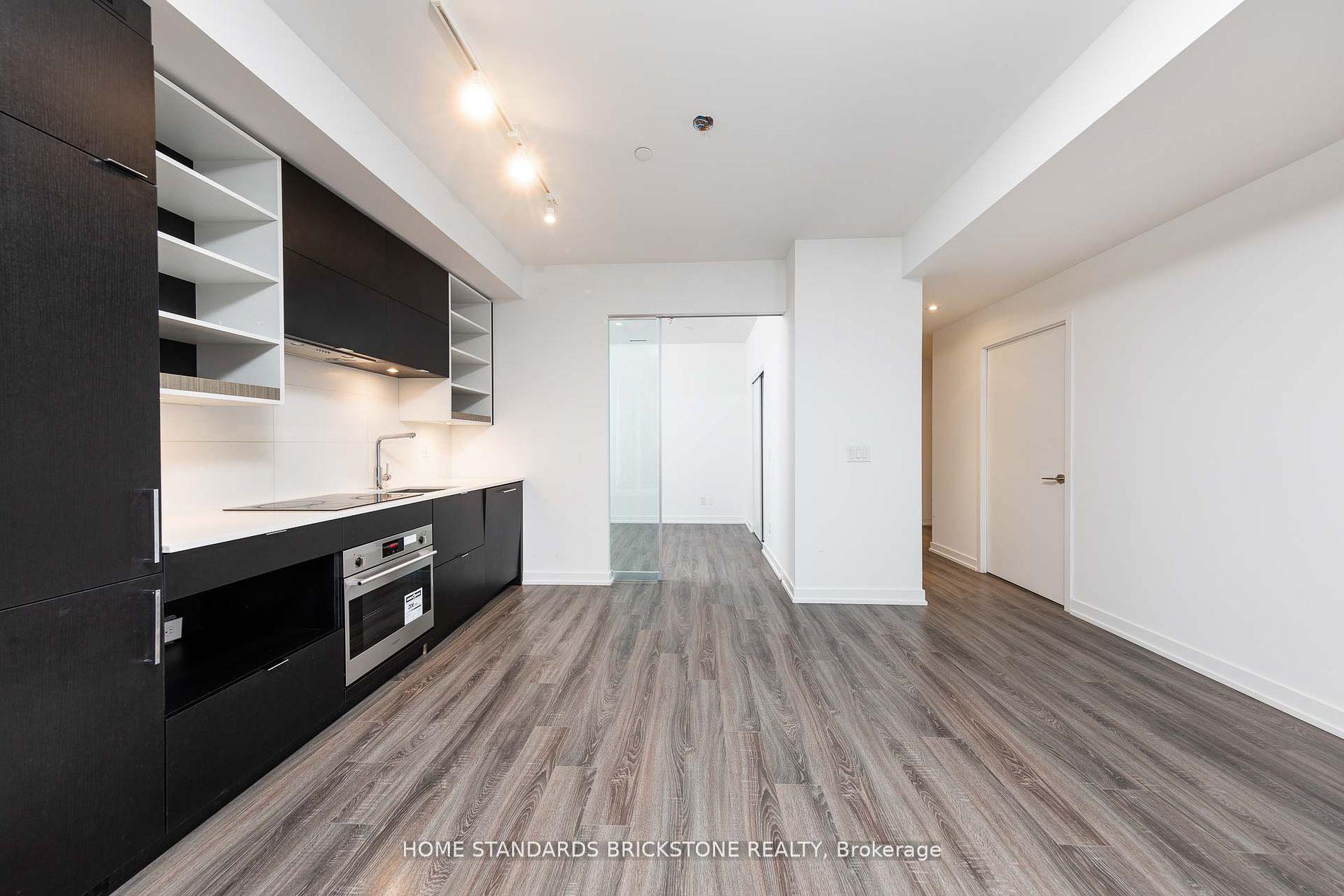 3 Bedrooms Condo at 20 Edward, Toronto For sale