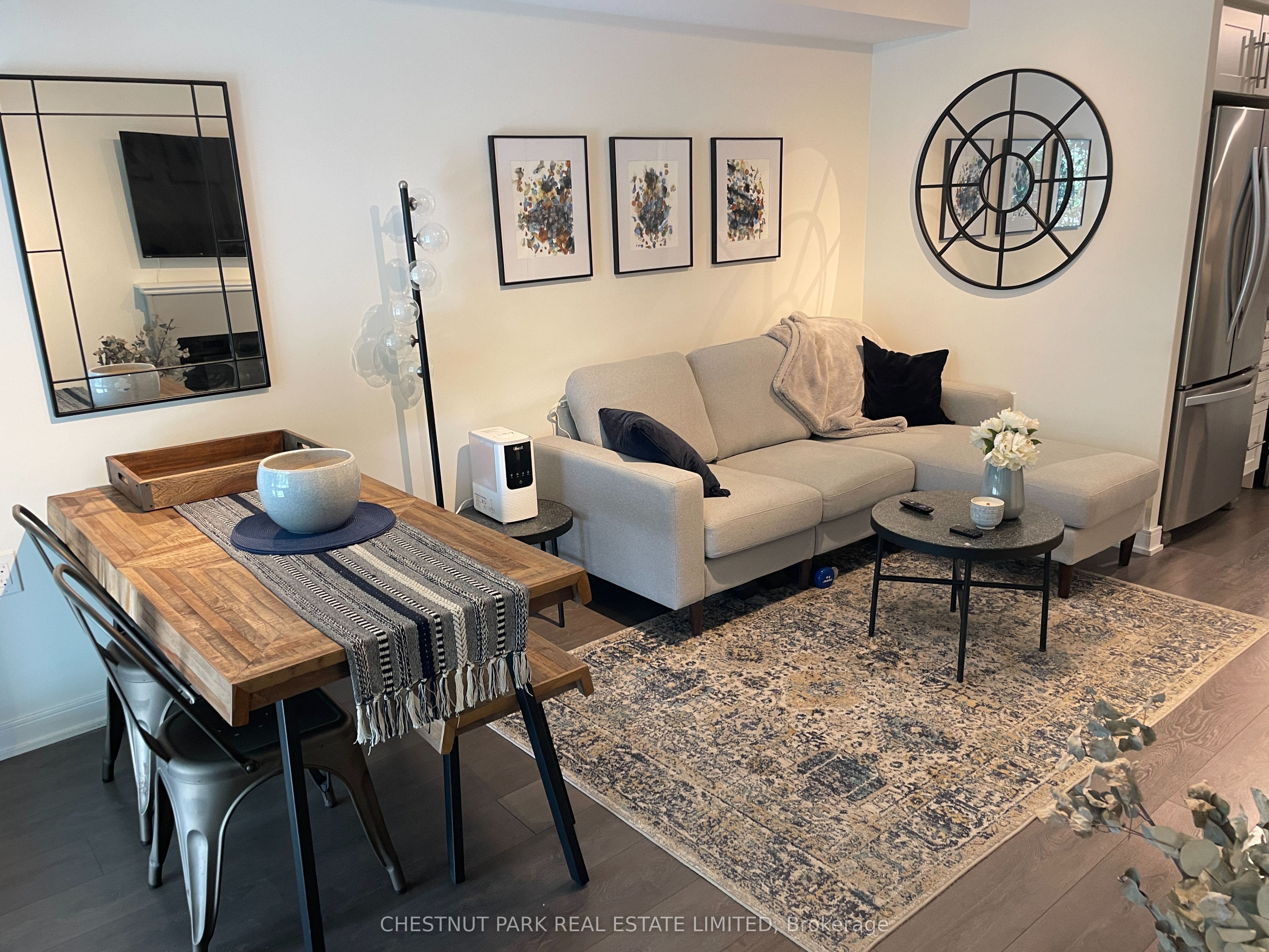 525 Adelaide Street W, #701