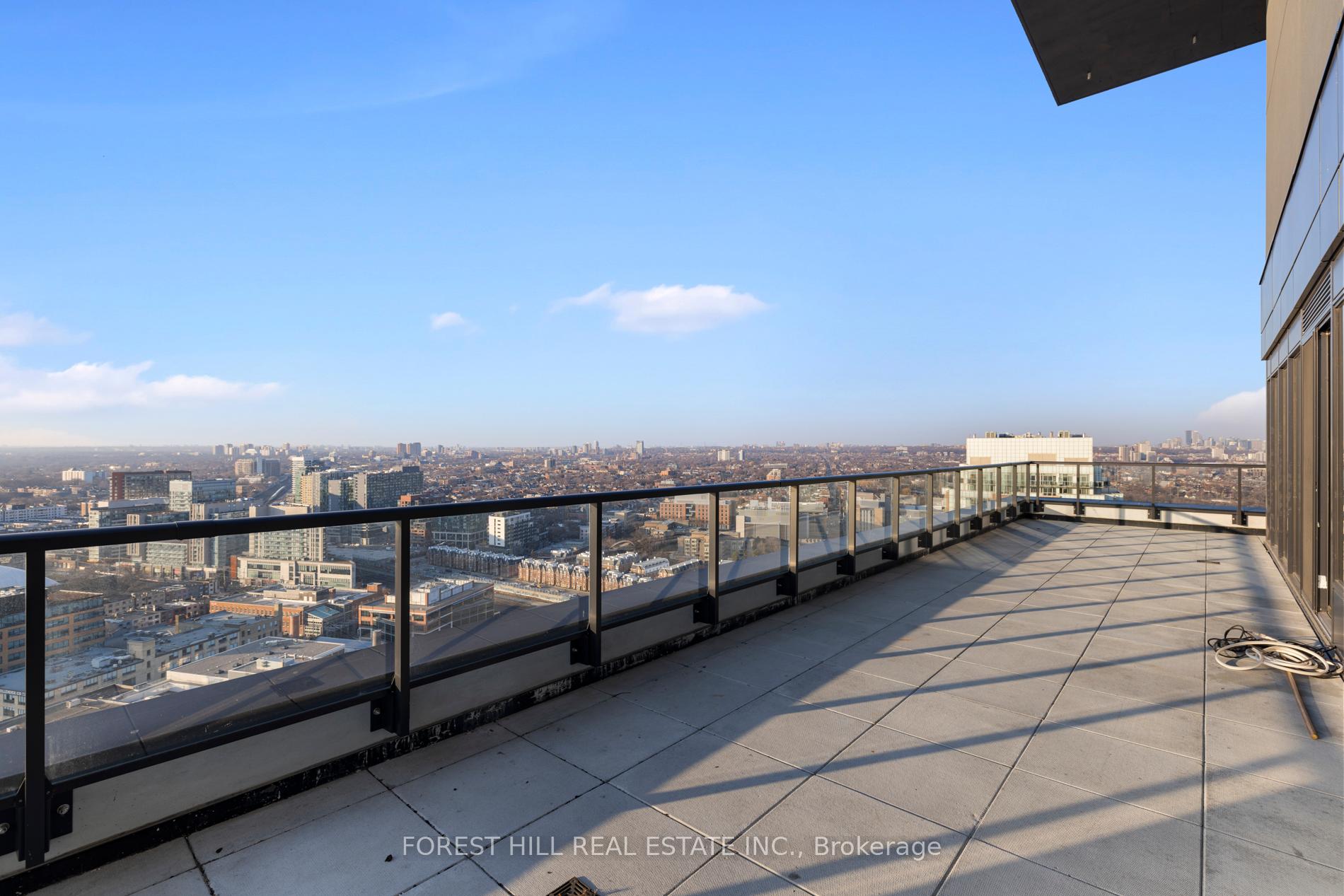 3 Bedrooms Condo at 135 East Liberty, Toronto For sale