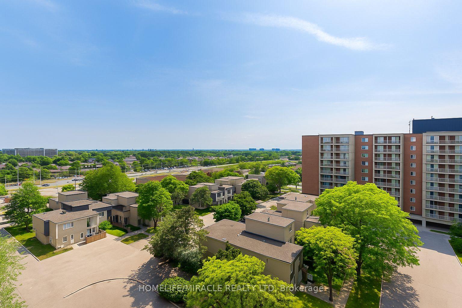 3 Bedrooms Condo at 1 Four Winds, Toronto For sale