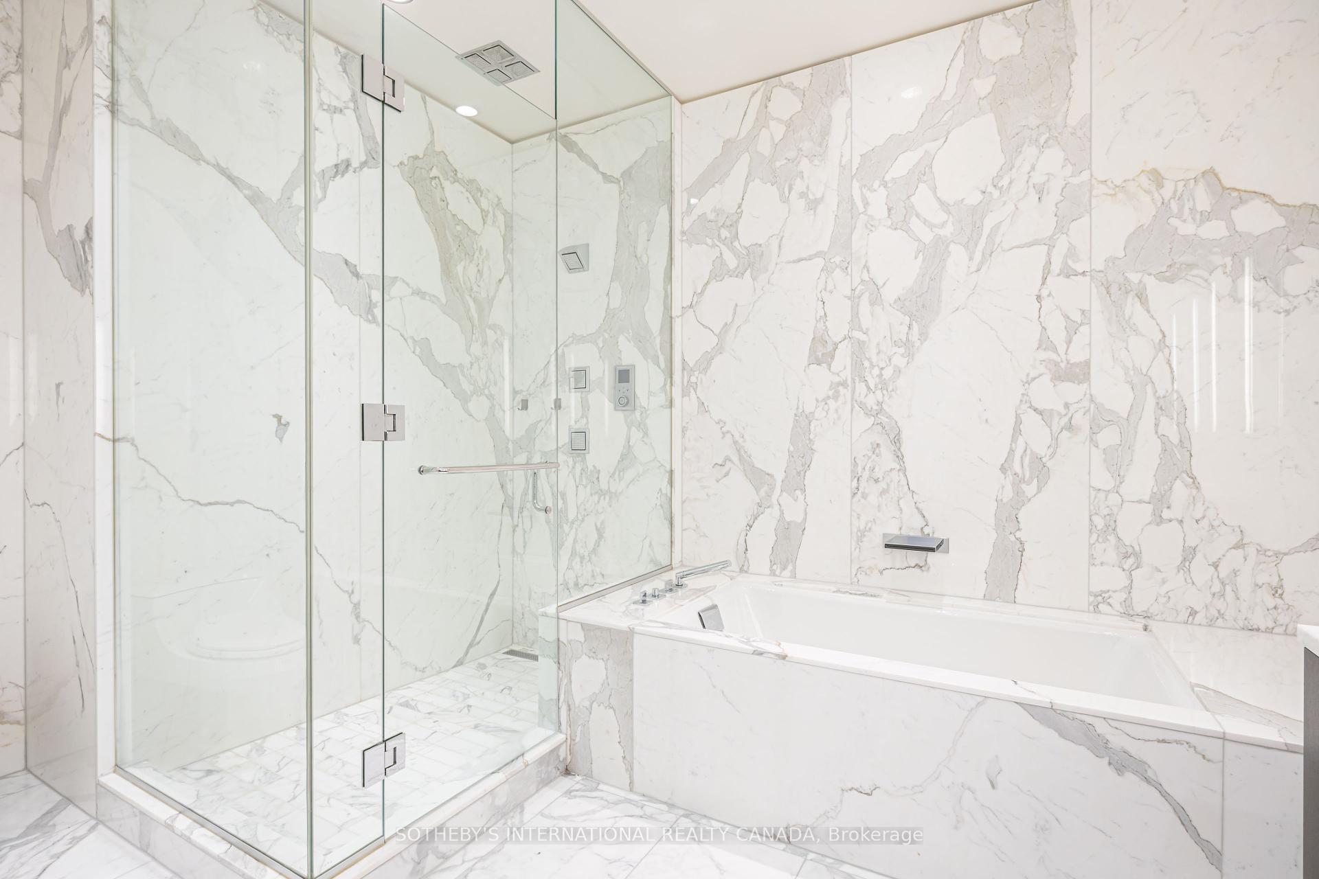3 Bedrooms Condo at 180 University, Toronto For sale
