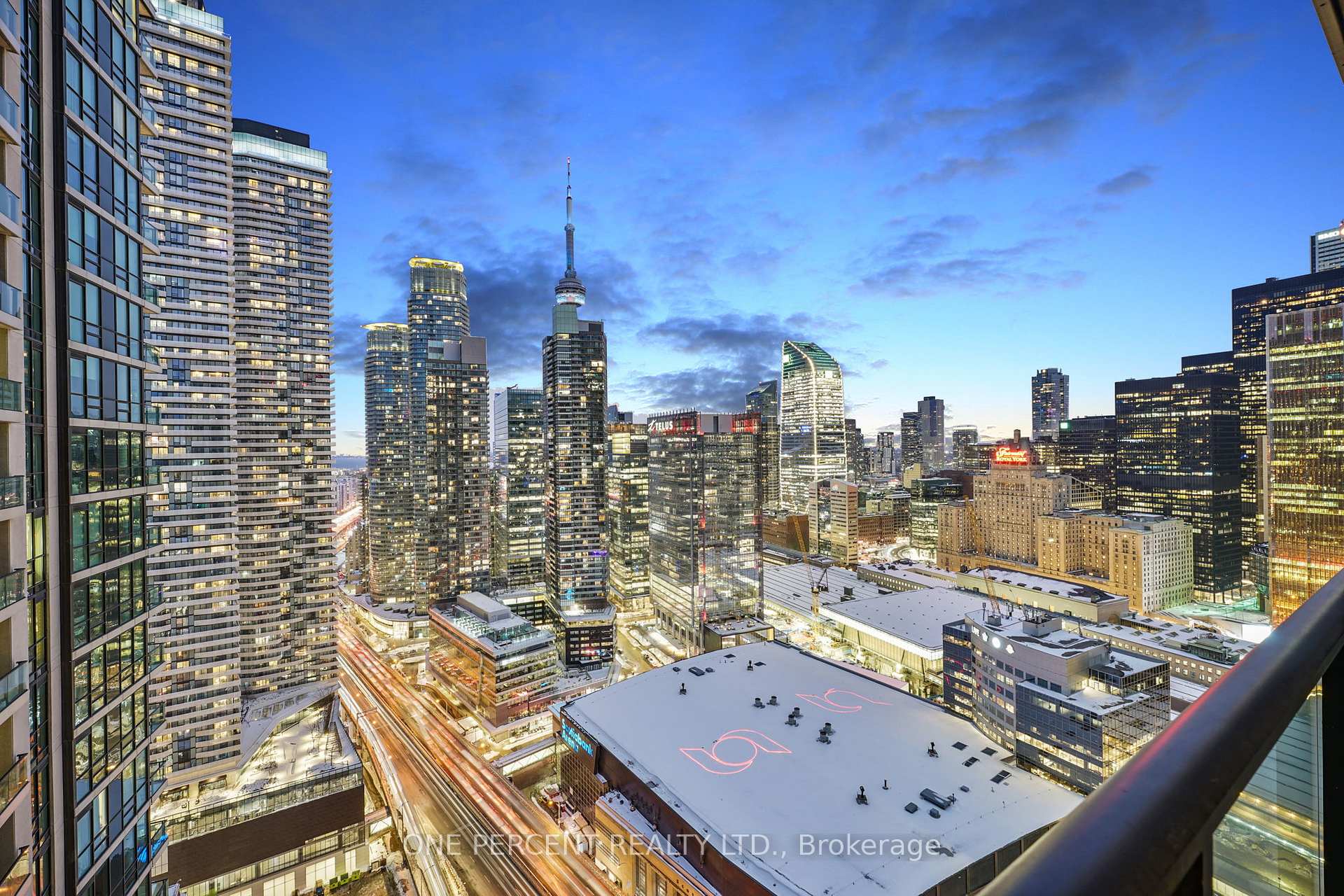 3 Bedrooms Condo at 16 Harbour, Toronto For sale