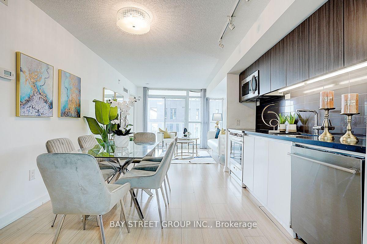 2 Bedrooms Condo at 85 Queens Wharf, Toronto For sale