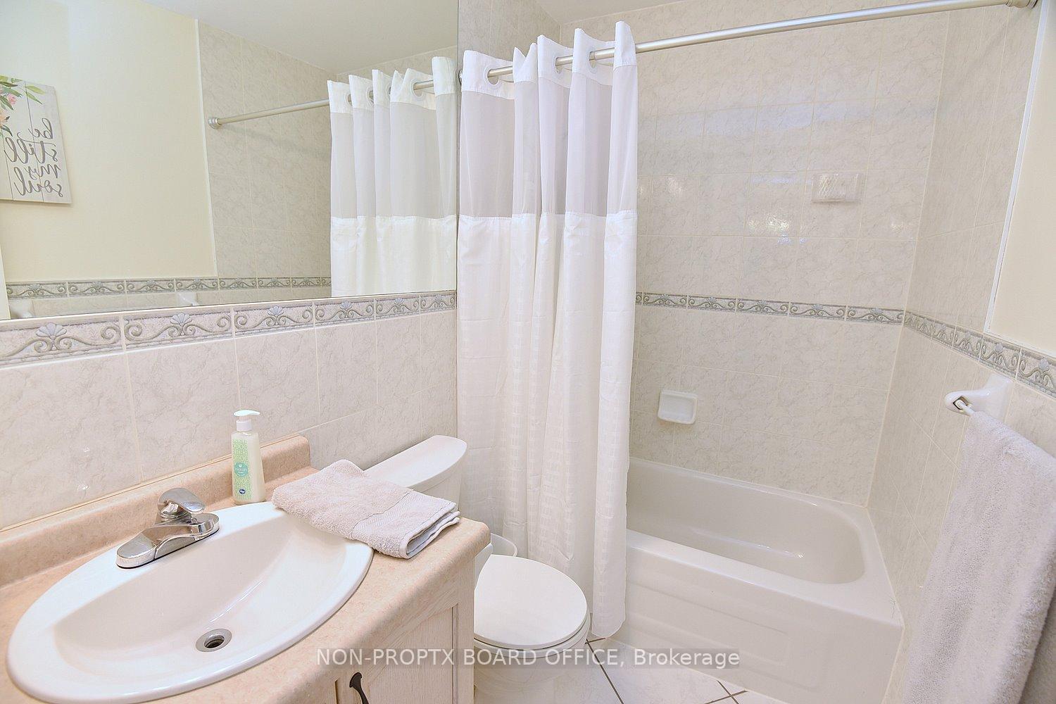 2 Bedrooms Condo at 893 Concession,  Hamilton For sale