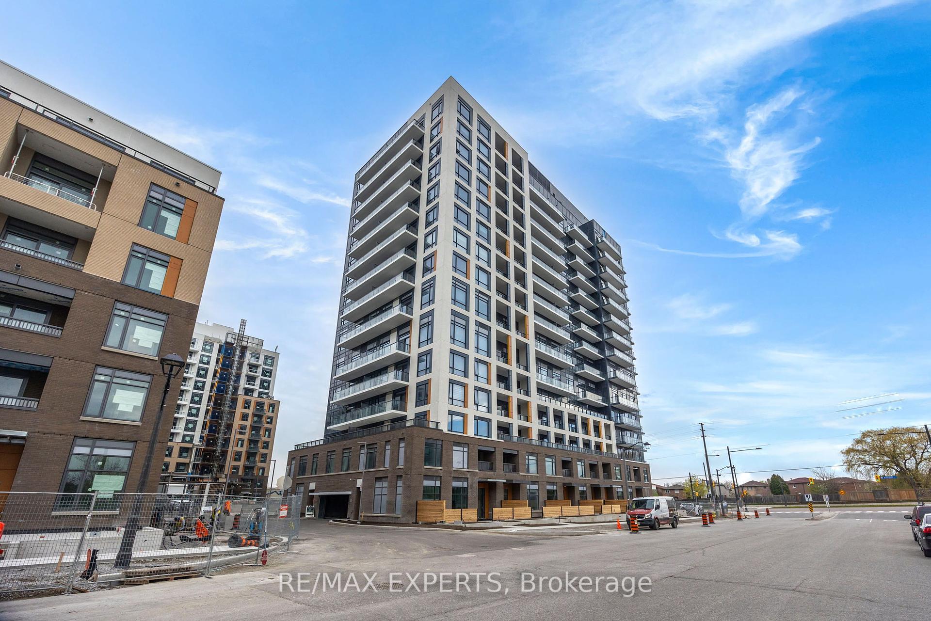 2 Bedrooms Condo at 7950 Bathurst, Vaughan For sale
