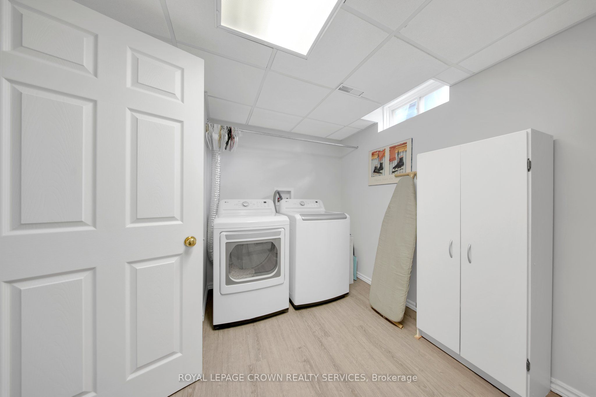 383 Ashworth Drive