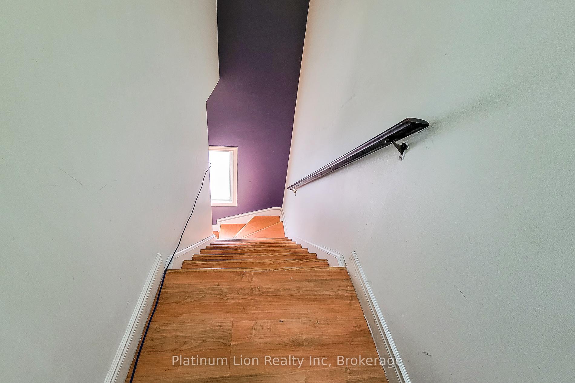 3 Bedrooms Condo at 1255 Upper Gage,  Hamilton For sale