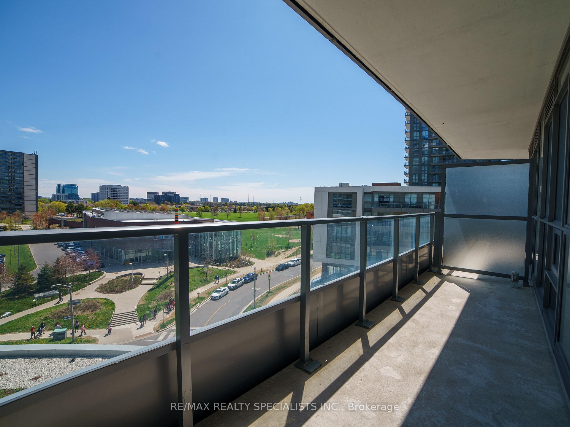 2 Bedrooms Condo at 50 Forest Manor, Toronto For sale