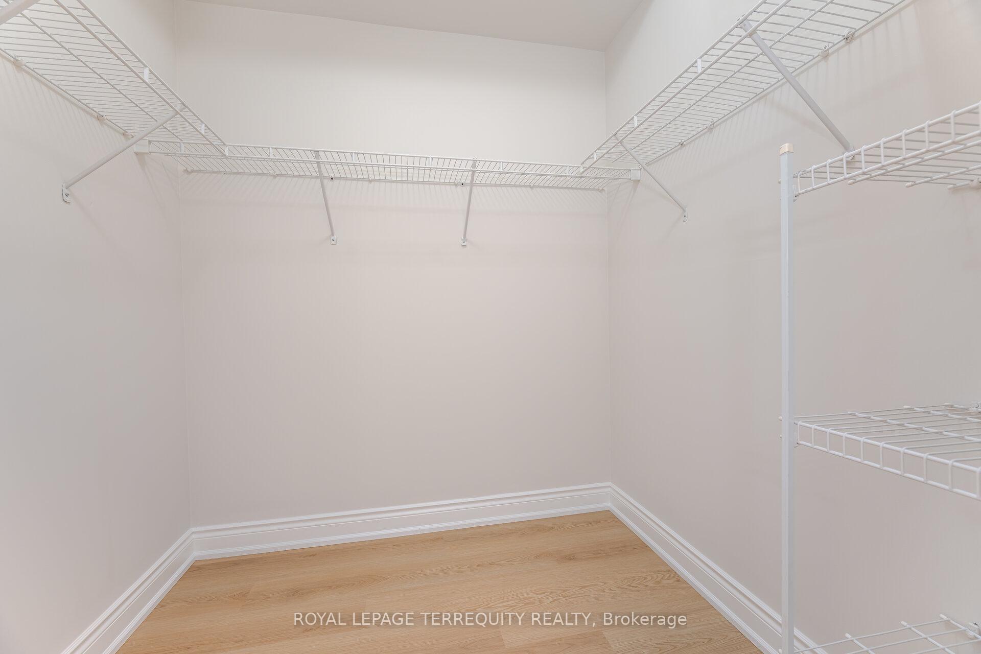 2 Bedrooms Condo at 1101 Leslie,  Toronto For sale