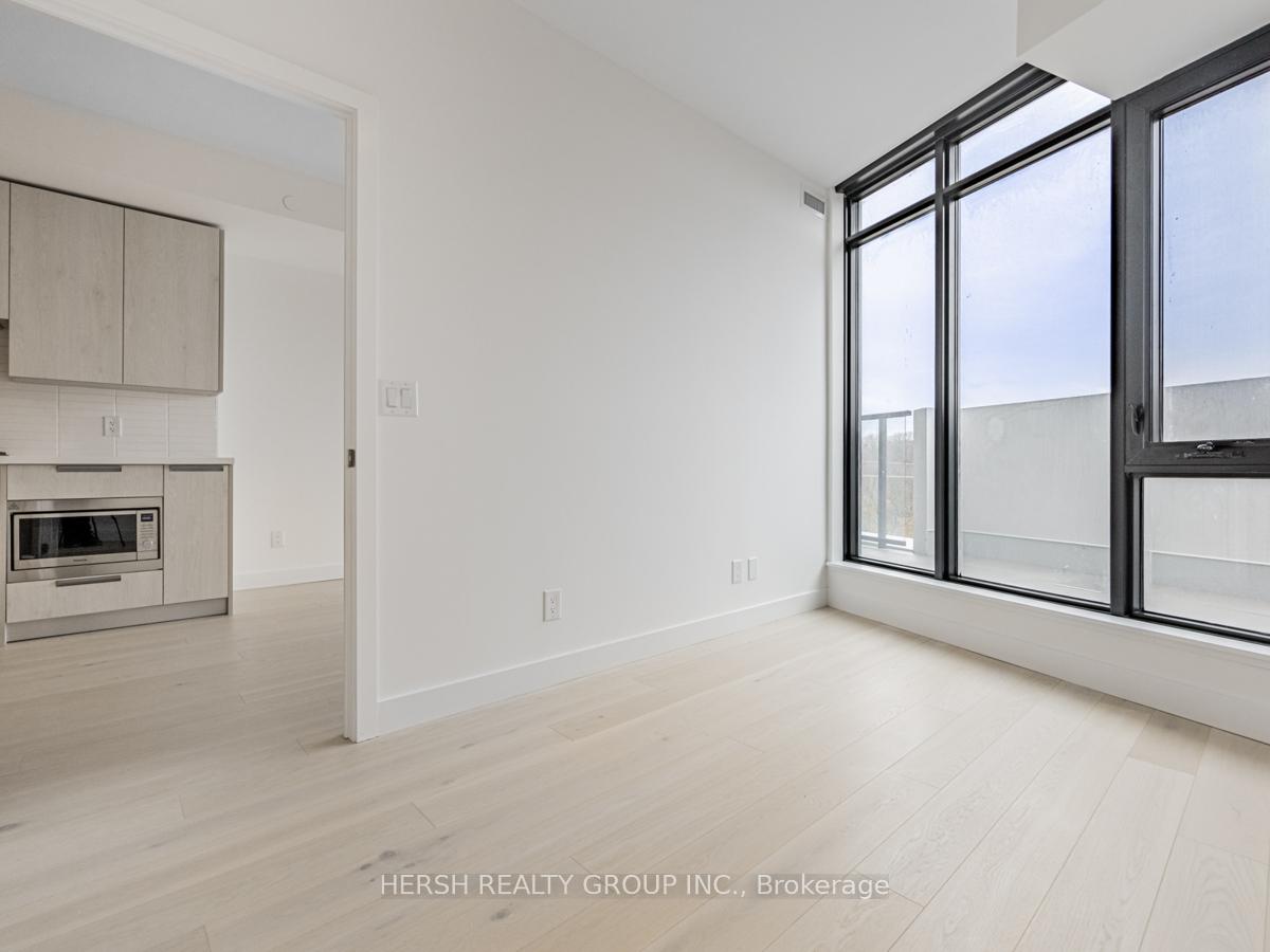2 Bedrooms Condo at 160 Kingsway,  Toronto For sale