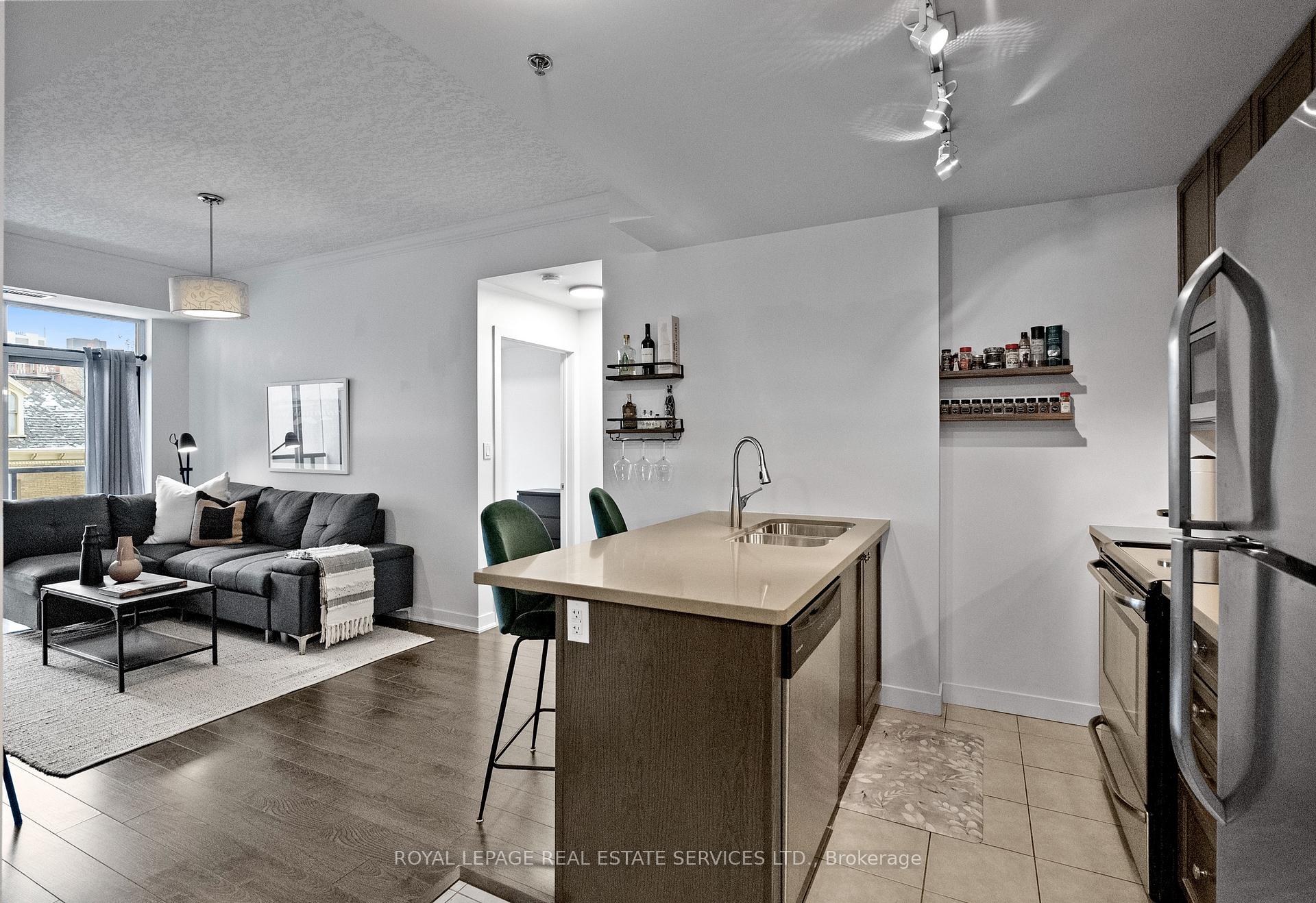 2 Bedrooms Condo at 90 Charlton,  Hamilton For sale