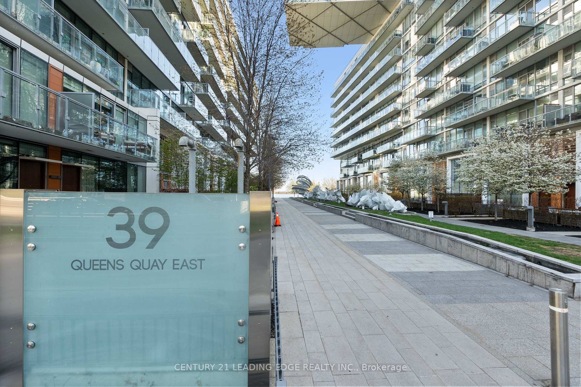 1 Bedroom Condo at 39 Queens, Toronto For sale