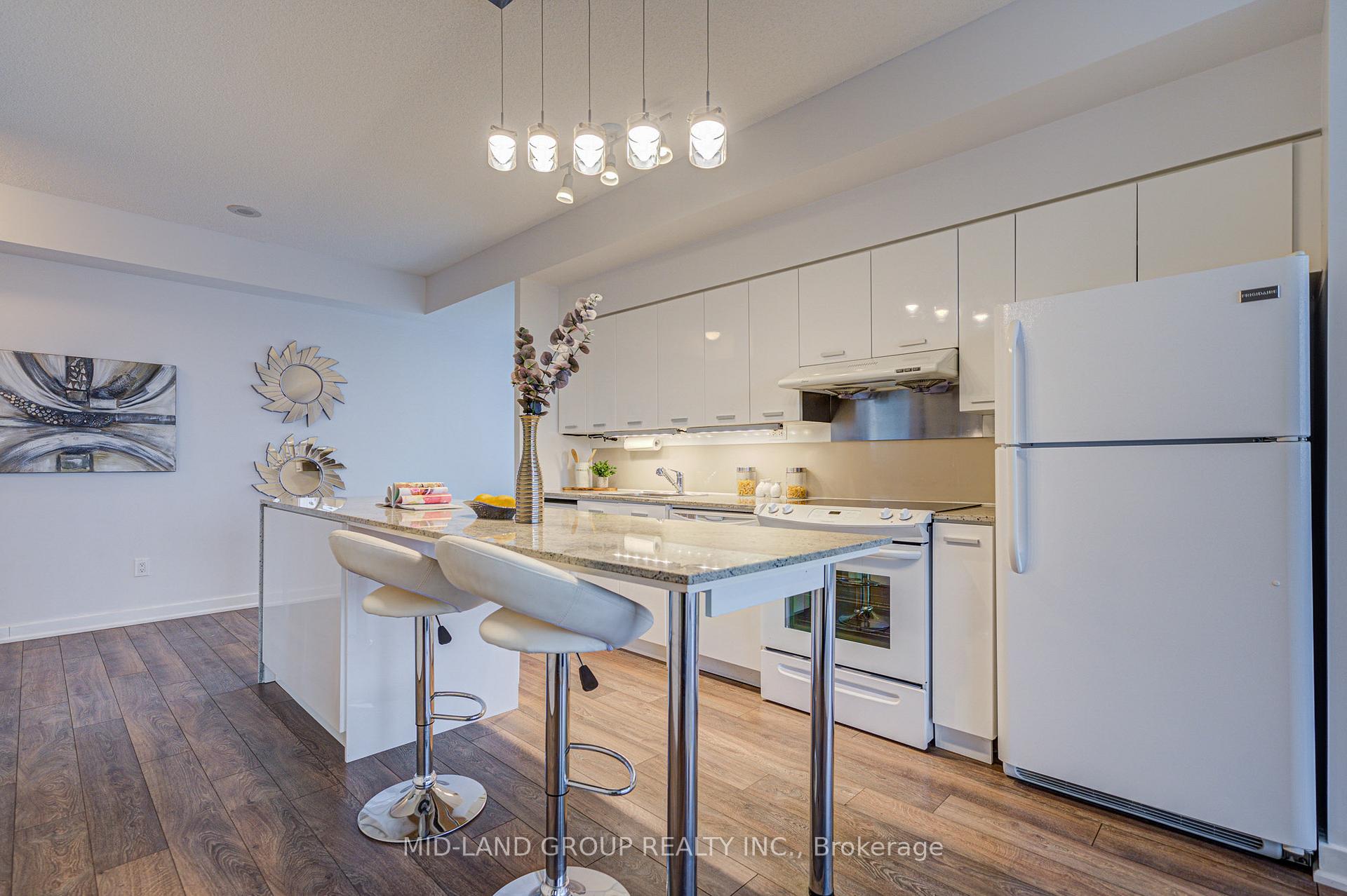 3 Bedrooms Condo at 29 Singer,  Toronto For sale