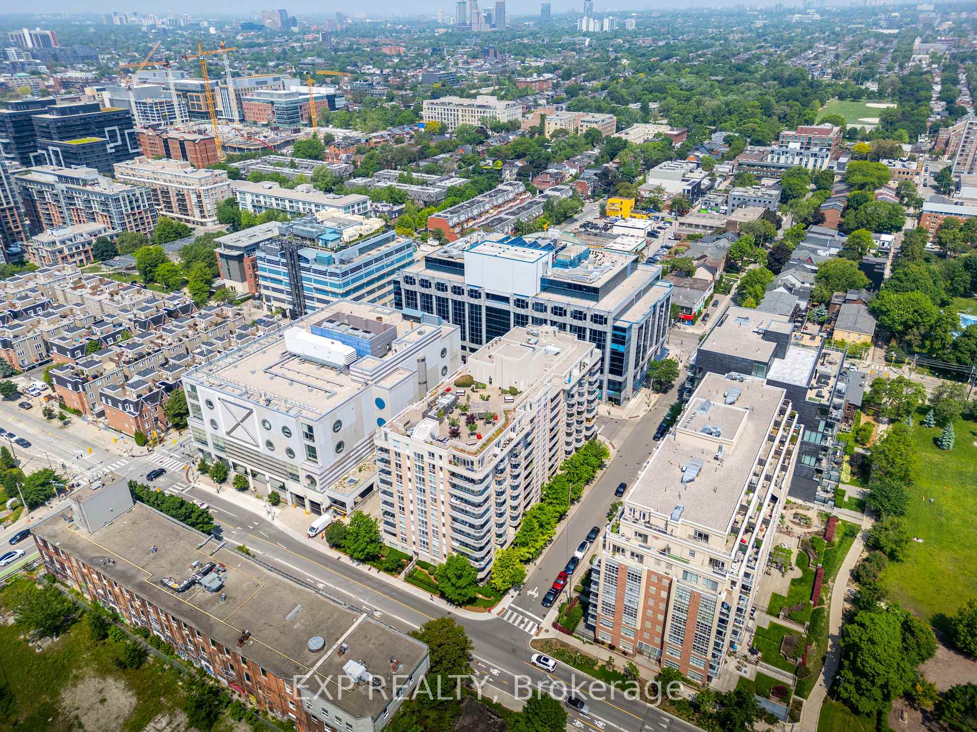 2 Bedrooms Condo at 18 Stafford, Toronto For sale