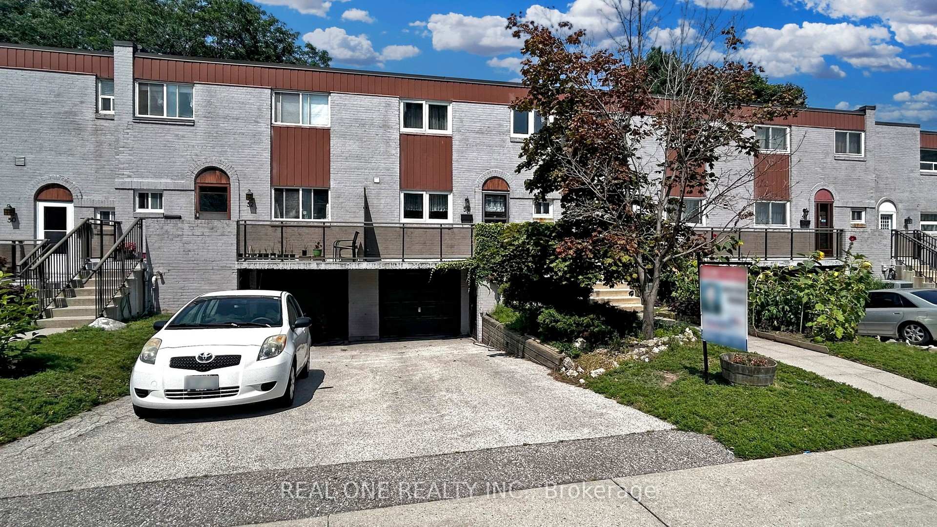 4 Bedrooms Condo at 54 Bonis, Toronto For sale