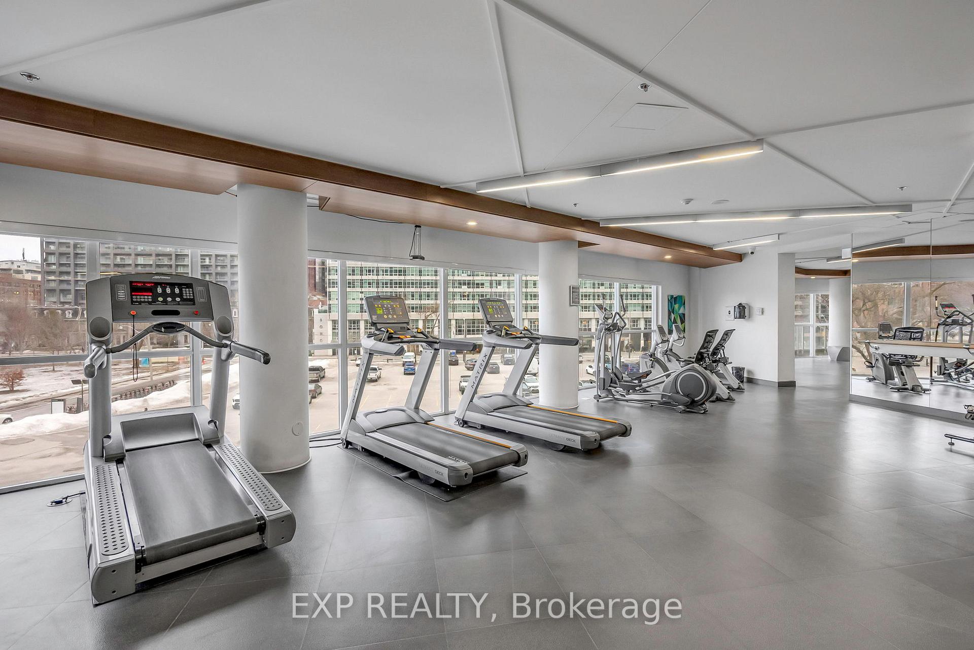 1 Bedroom Condo at 352 Front, Toronto For sale