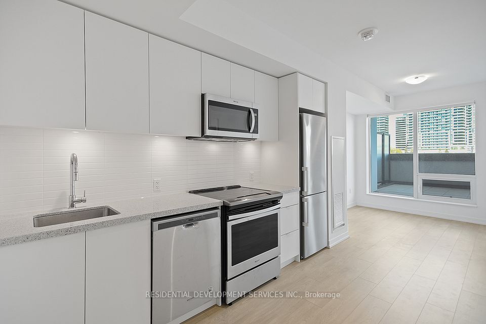 8868 Yonge