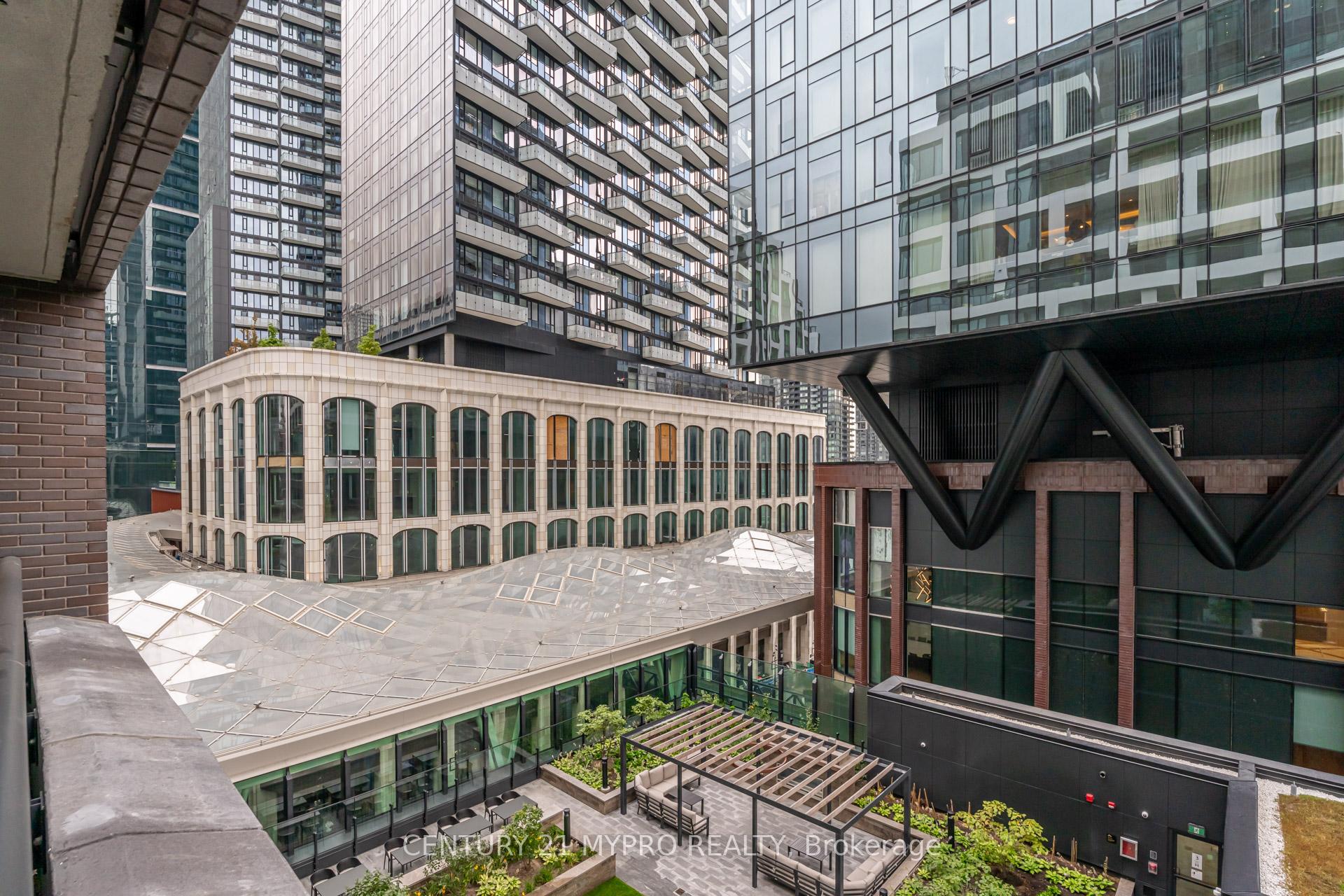 3 Bedrooms Condo at 455 Wellington,  Toronto For sale