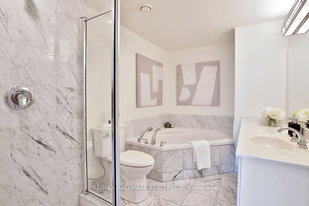 2 Bedrooms Condo at 2511 Bloor, Toronto For sale