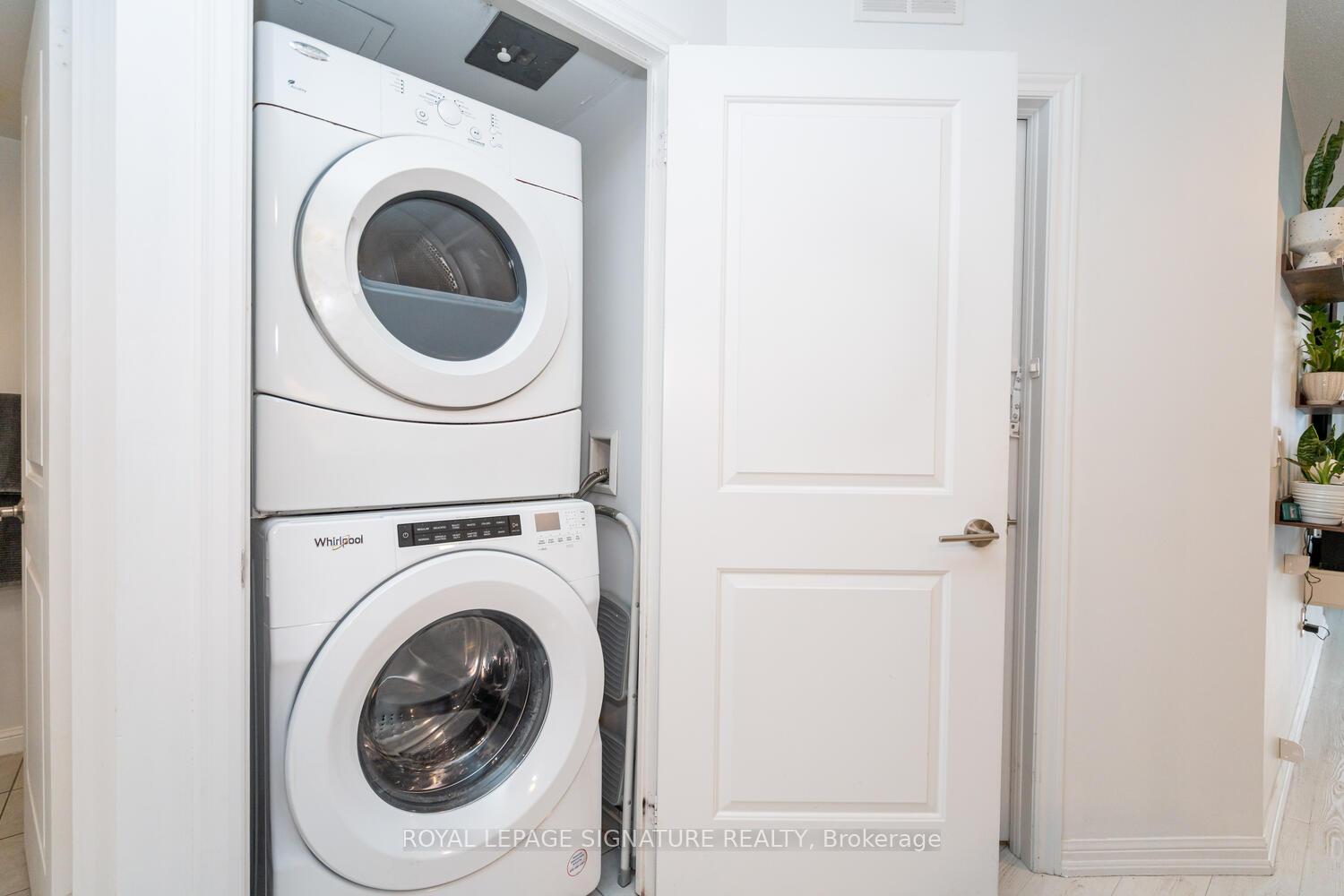 2 Bedrooms Condo at 75 East Liberty, Toronto For sale