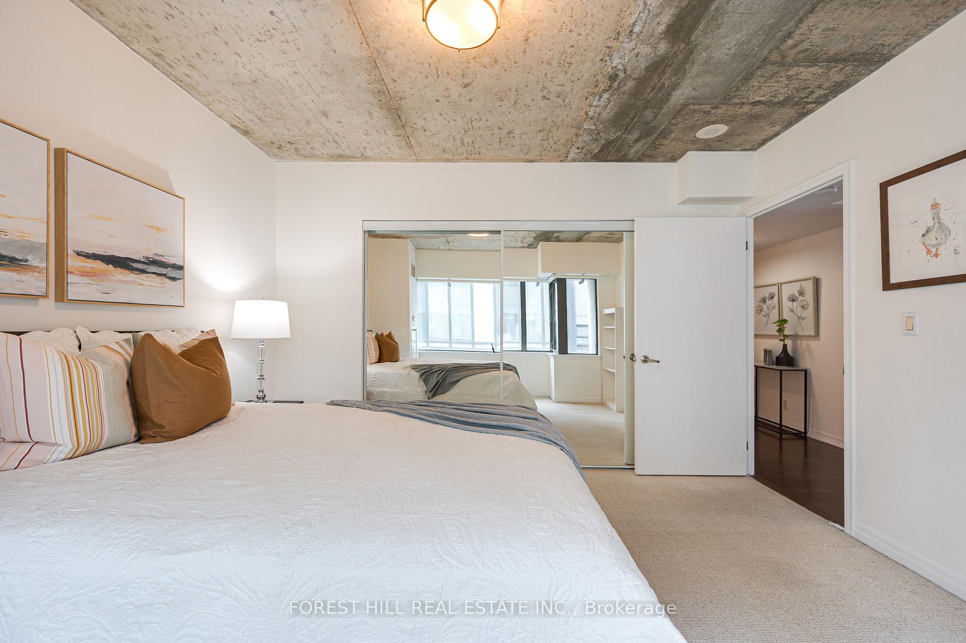 2 Bedrooms Condo at 22 Wellesley, Toronto For sale