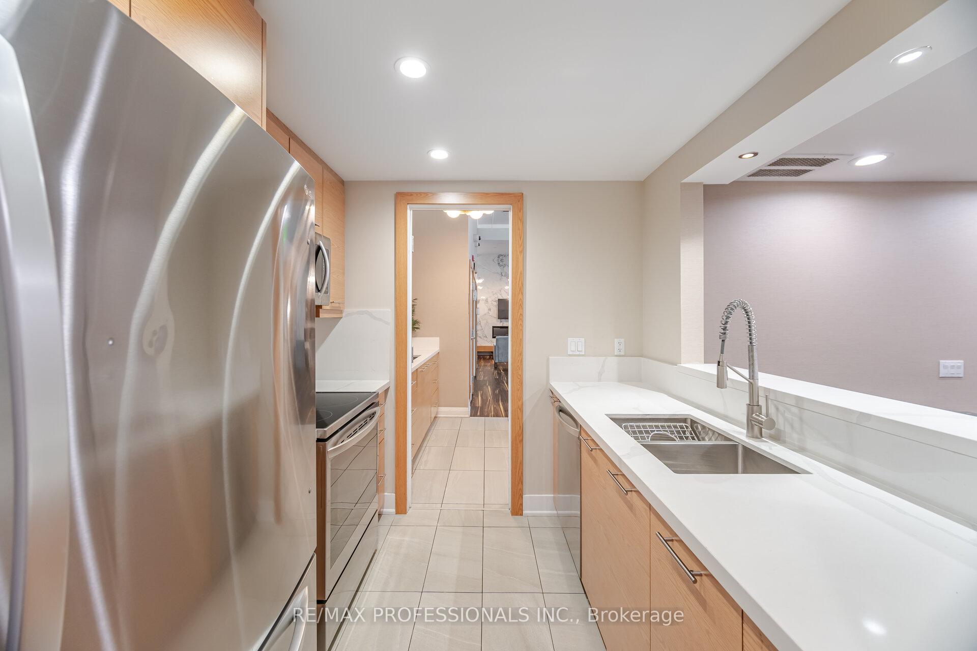 2 Bedrooms Condo at 155 Legion, Toronto For sale